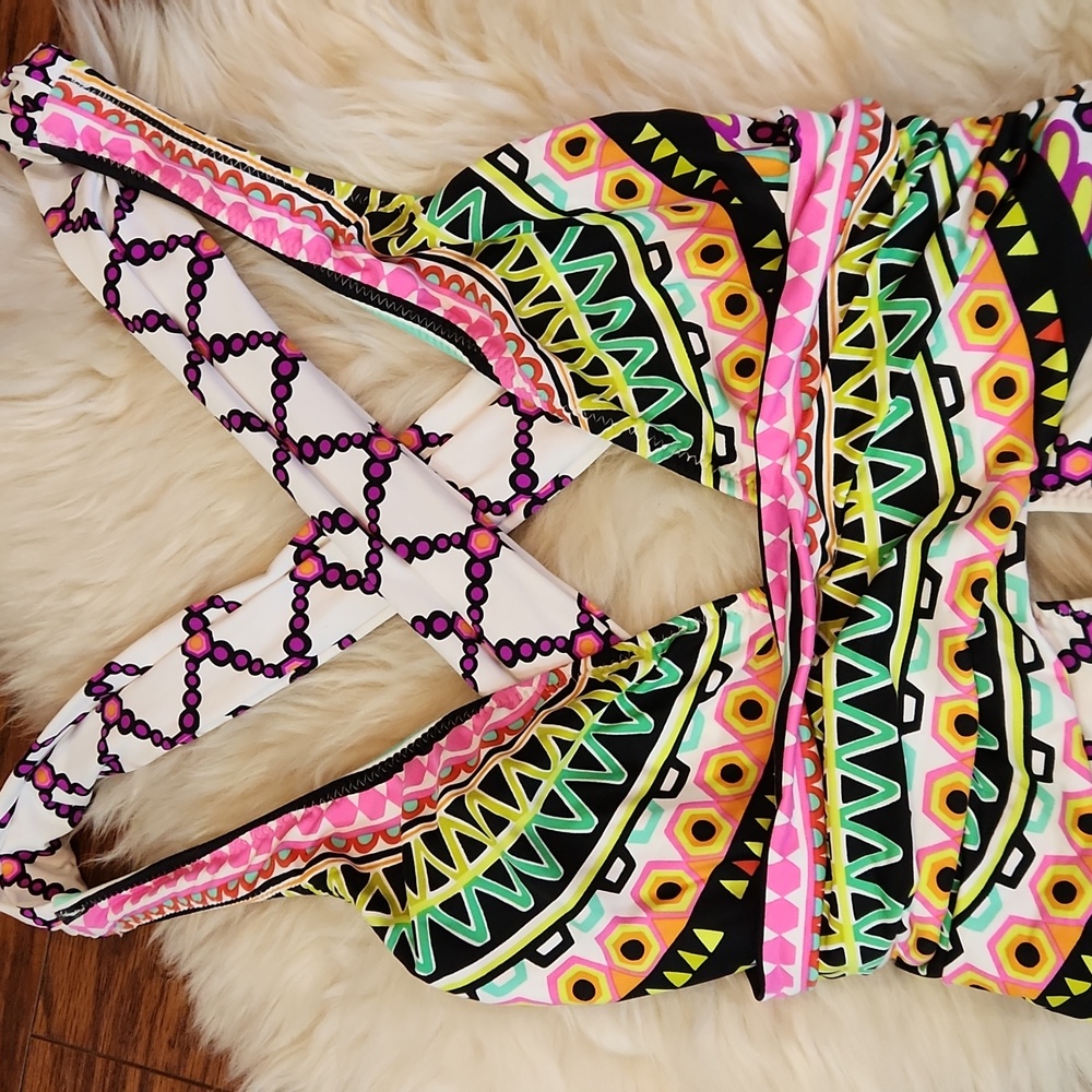 Trina Turk Kon Tiki One Piece Bathingsuit - Picture 2 of 6